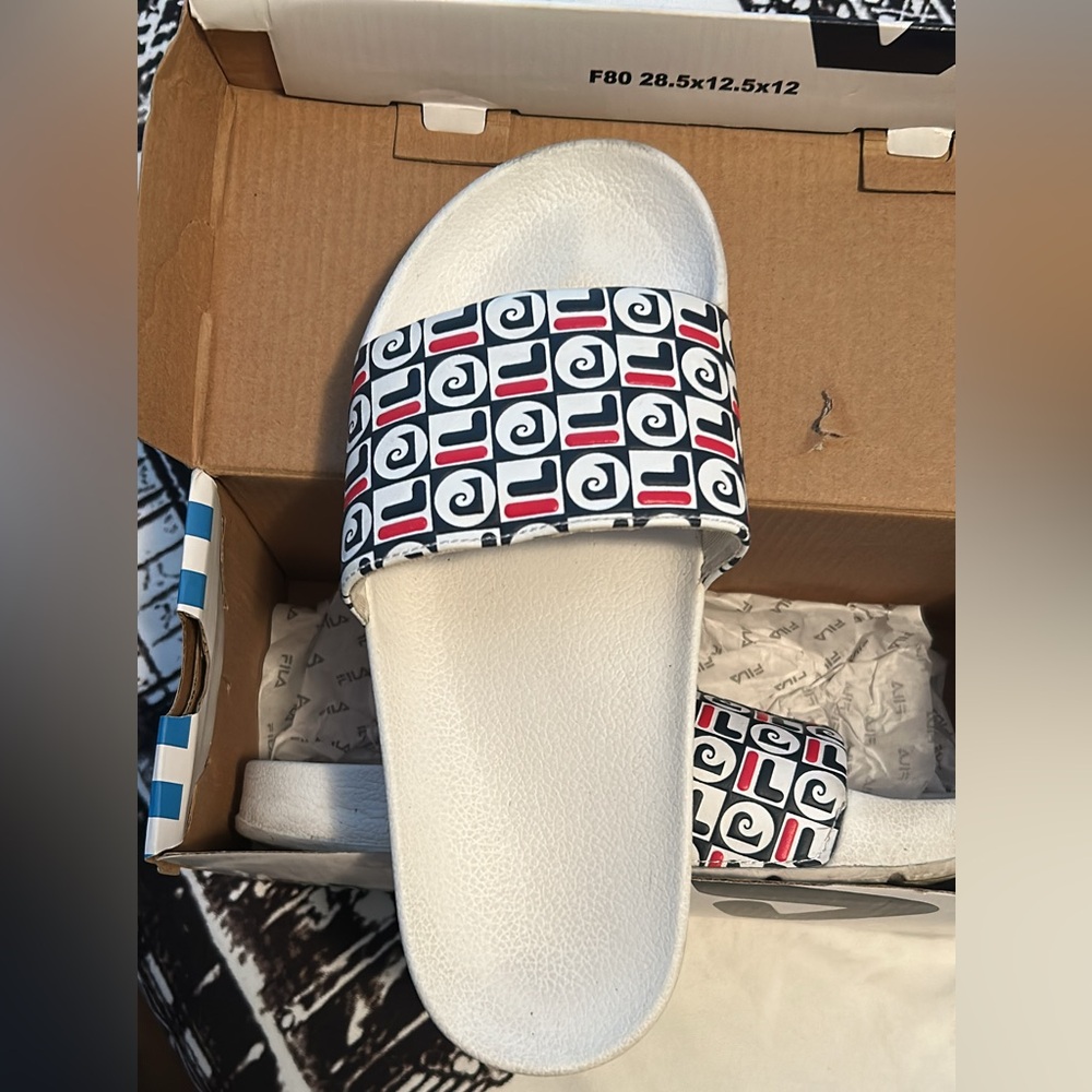 Fila Slides
